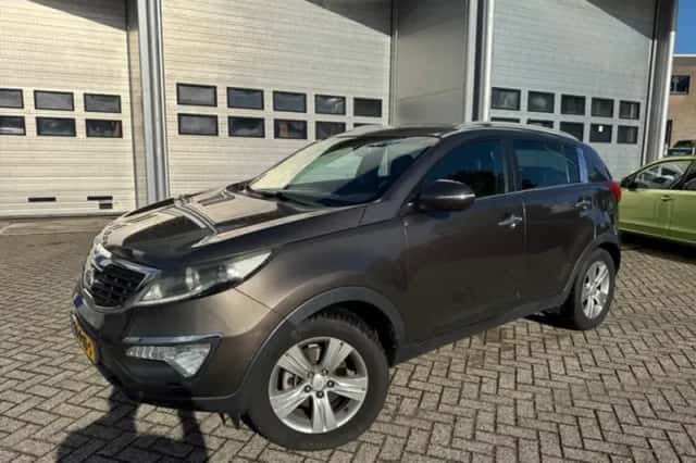 Kia Sportage (2011) thumbnail 6