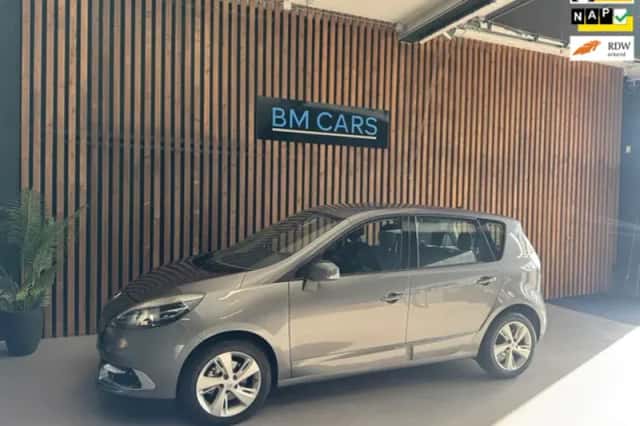 Renault Scénic (2012) thumbnail 1