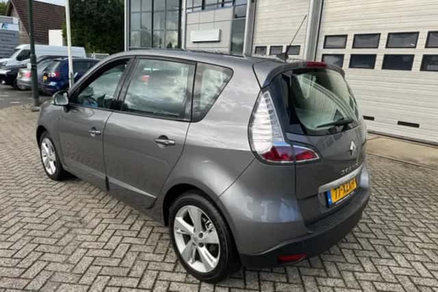Renault Scénic (2012) thumbnail 3