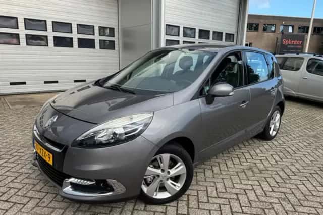 Renault Scénic (2012) thumbnail 4