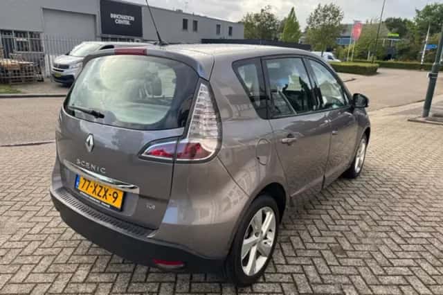 Renault Scénic (2012) thumbnail 5