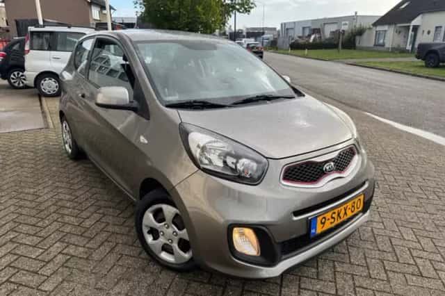 Kia Picanto (2013) thumbnail 2