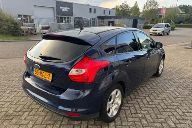 Ford Focus (2011) thumbnail 5