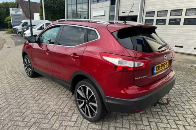 Nissan Qashqai (2016) thumbnail 3
