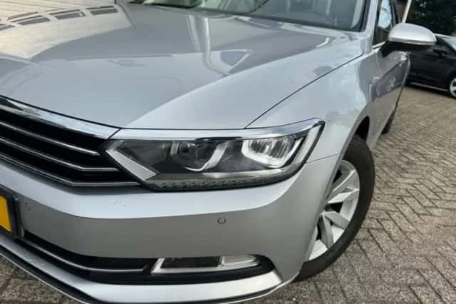 Volkswagen Passat (2018) thumbnail 5