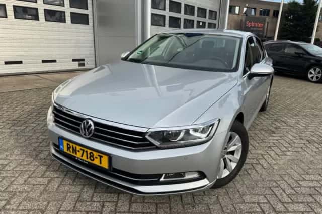 Volkswagen Passat (2018) thumbnail 6