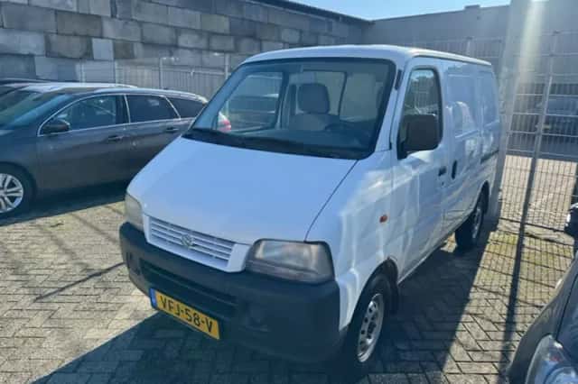 Suzuki Carry (2001) thumbnail 2
