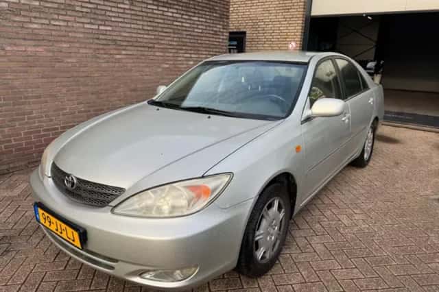 Toyota Camry (2002) thumbnail 3