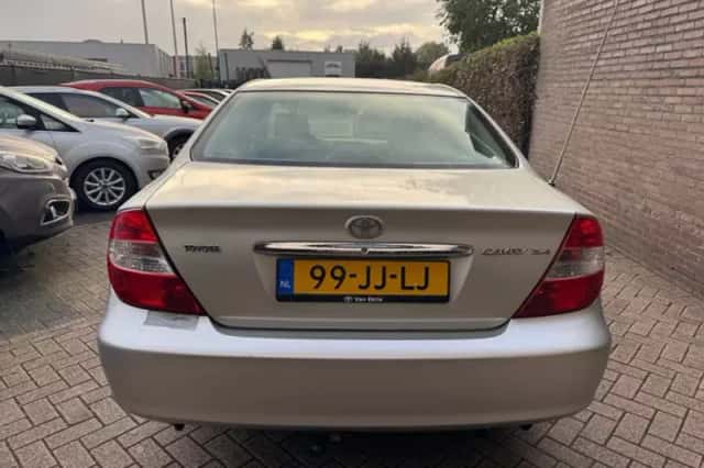 Toyota Camry (2002) thumbnail 5