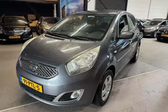Kia Venga (2011) thumbnail 3