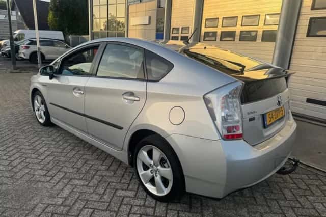 Toyota Prius (2009) thumbnail 3