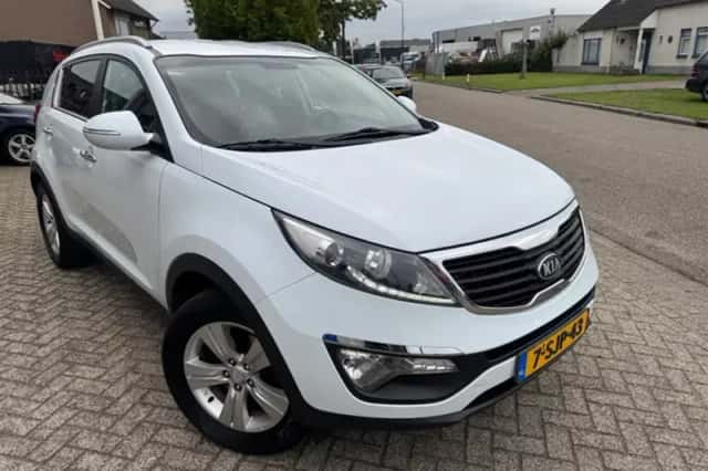 Kia Sportage (2013) thumbnail 2