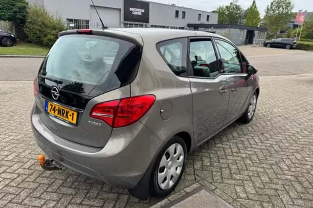 Opel Meriva (2010) thumbnail 5