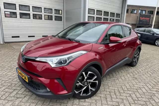Toyota C-HR (2019) thumbnail 6