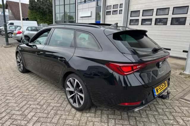SEAT Leon Sportstourer (2021) thumbnail 3