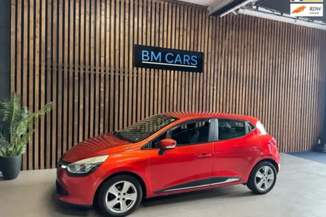 Renault Clio (2015) thumbnail 1