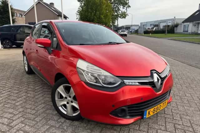 Renault Clio (2015) thumbnail 2