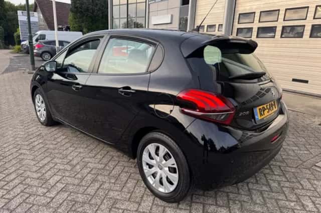 Peugeot 208 (2018) thumbnail 3