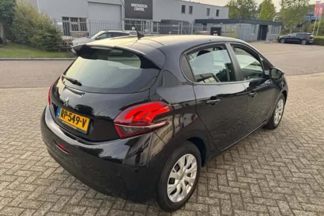 Peugeot 208 (2018) thumbnail 5