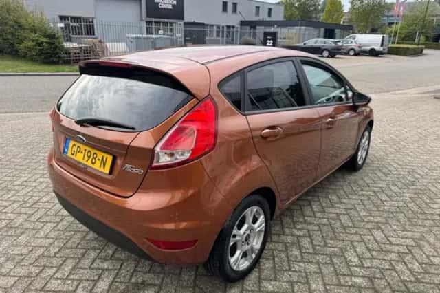 Ford Fiesta (2014) thumbnail 5