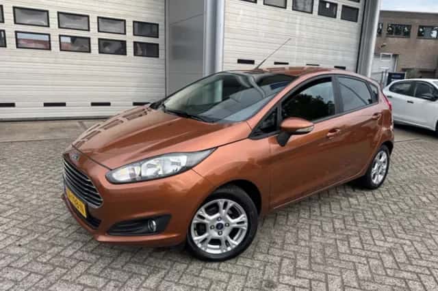 Ford Fiesta (2014) thumbnail 6