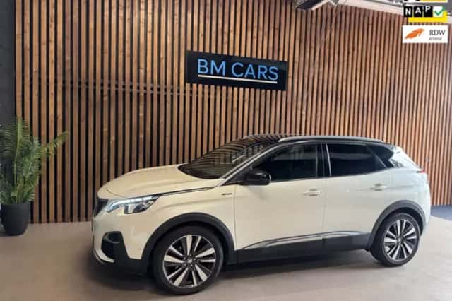 Peugeot 3008 (2017) thumbnail 1