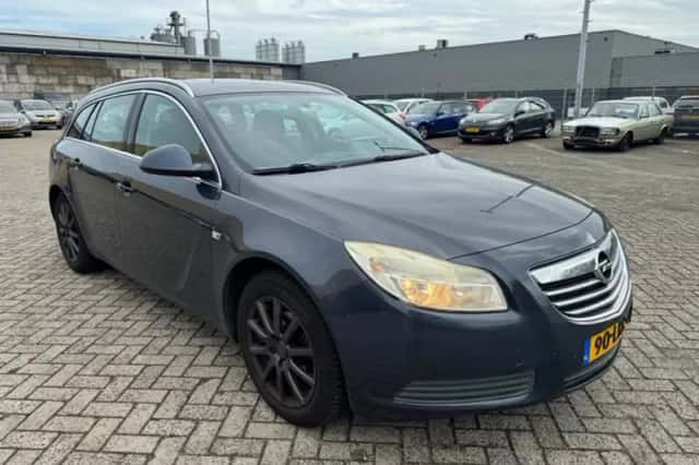 Opel Insignia (2010) thumbnail 1