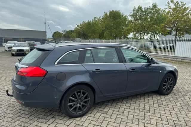 Opel Insignia (2010) thumbnail 4