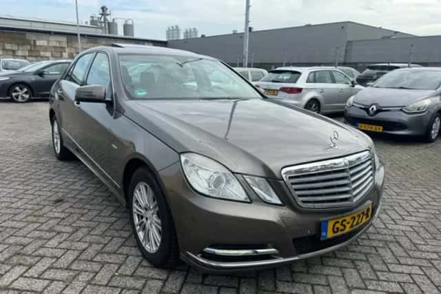 Mercedes-Benz E-Klasse (2009) thumbnail 1