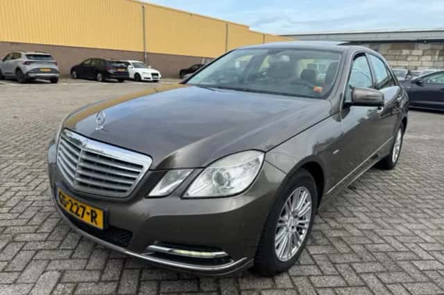 Mercedes-Benz E-Klasse (2009) thumbnail 3