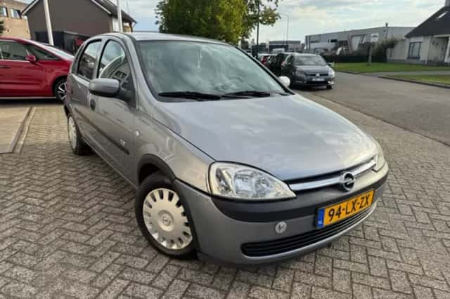 Opel Corsa (2003) thumbnail 2