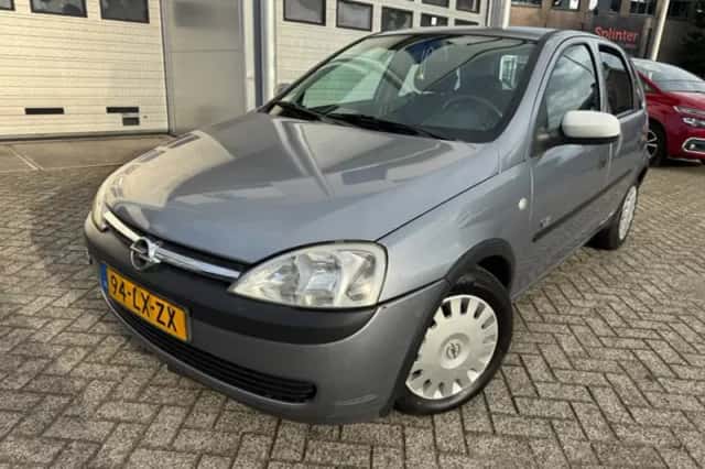 Opel Corsa (2003) thumbnail 4