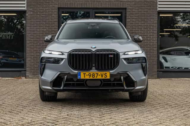 BMW X7 (2023) thumbnail 4