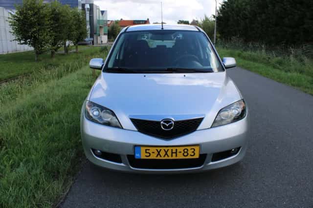 Mazda 2 (2006) thumbnail 2