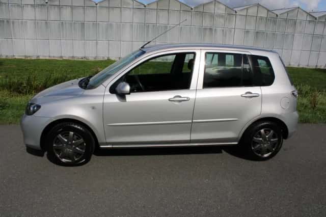 Mazda 2 (2006) thumbnail 4