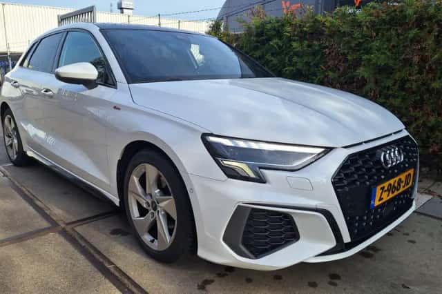 Audi A3 (2021) thumbnail 3