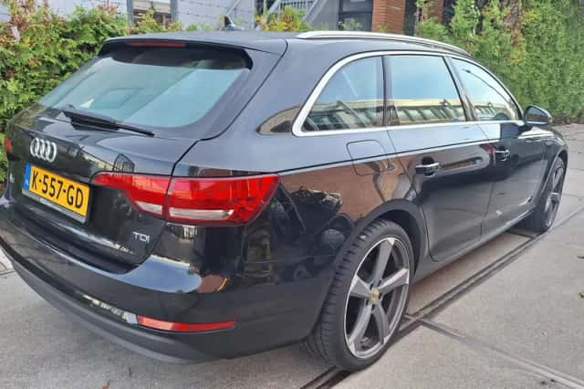 Audi A4 (2016) thumbnail 2