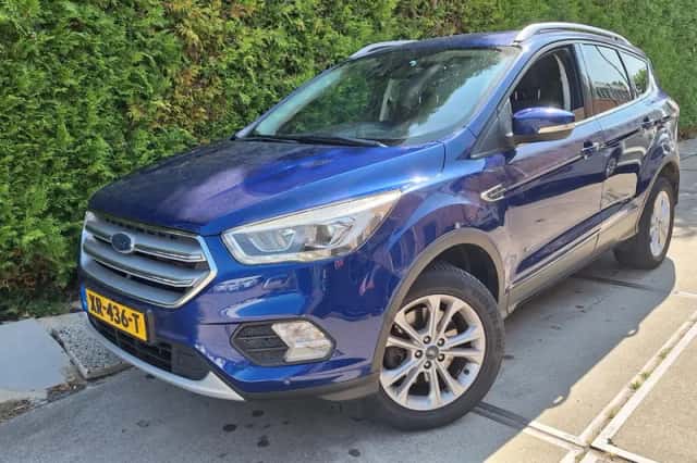 Ford Kuga (2018) thumbnail 1