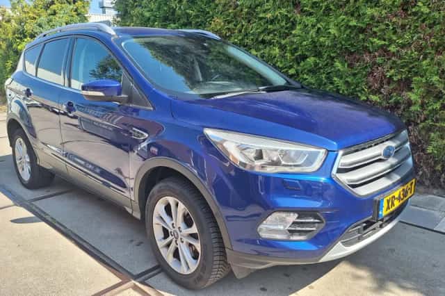 Ford Kuga (2018) thumbnail 3