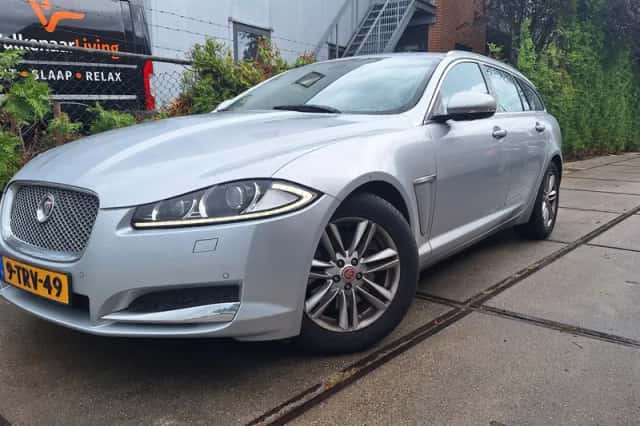 Jaguar XF Sportbrake (2014) thumbnail 1