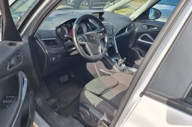 Opel Zafira Tourer (2013) thumbnail 5