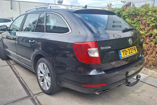 Škoda Superb (2014) thumbnail 6