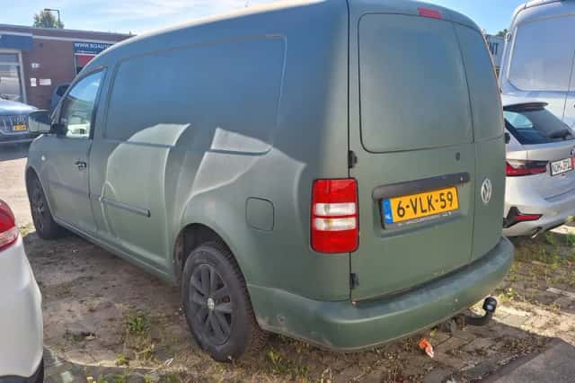 Volkswagen Caddy (2011) thumbnail 2