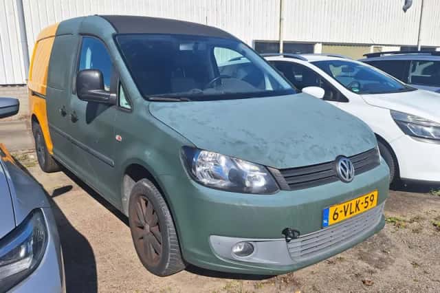 Volkswagen Caddy (2011) thumbnail 3