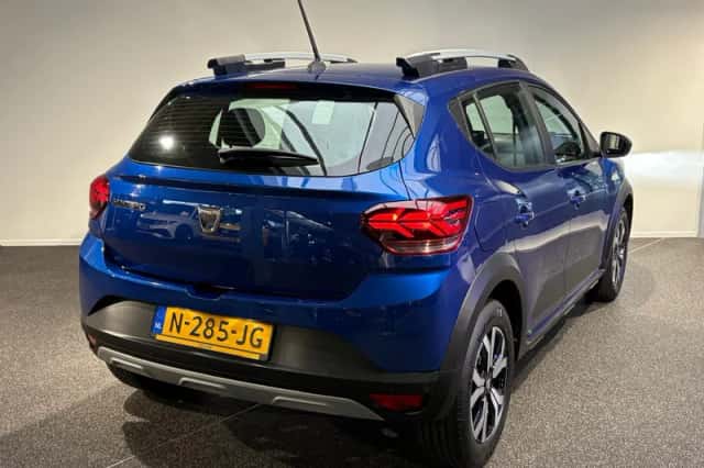 Dacia Sandero Stepway (2021) thumbnail 2