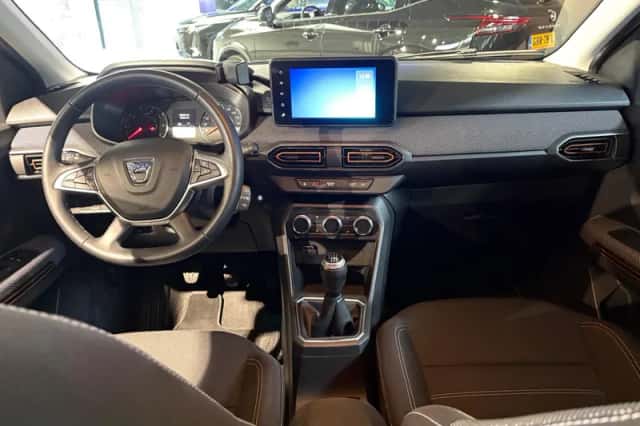 Dacia Sandero Stepway (2021) thumbnail 3