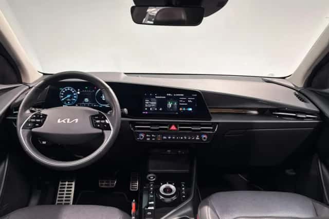 Kia Niro (2023) thumbnail 3