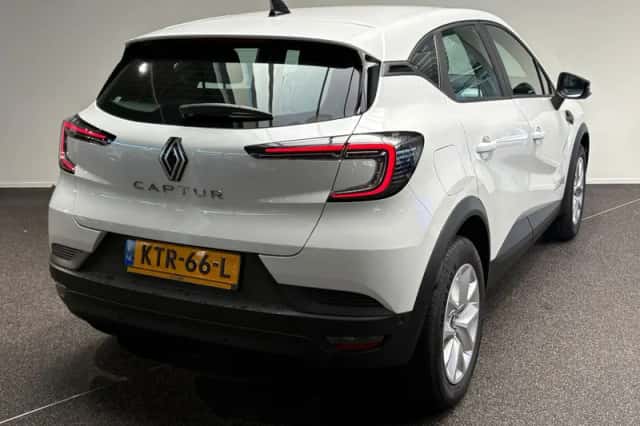 Renault Captur (2026) thumbnail 2