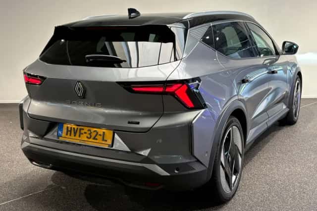 Renault Scenic E-Tech (2025) thumbnail 2