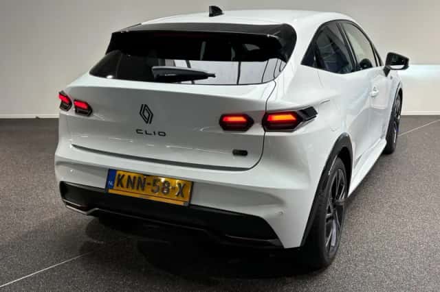 Renault Clio (2026) thumbnail 2